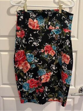 Love J Floral Pencil Skirt XL Black Multi | Stretch | Soft | Vibrant